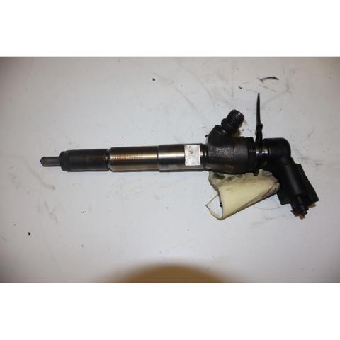 Inyector de combustible 166006212R MERCEDES