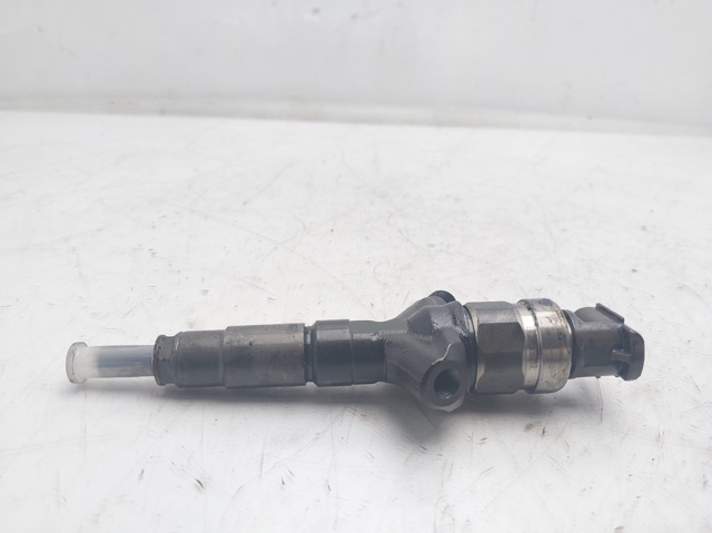 16613AA030 Inyector de combustible  comprar en Reus
