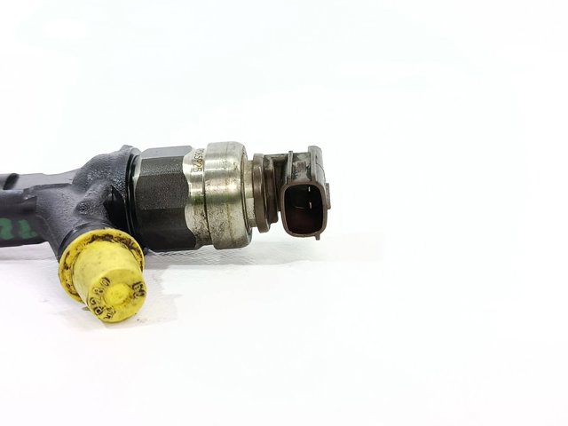 16613AA030 Inyector de combustible  disponible Utrera