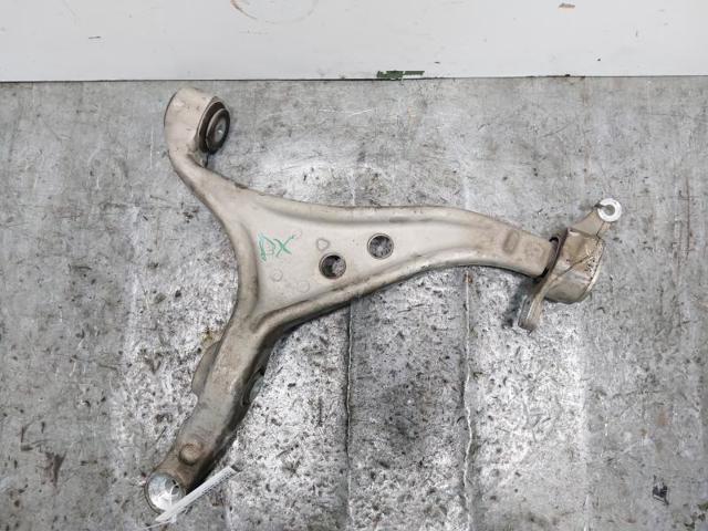 Brazo inferior derecho de la suspensión delantera 1663300207 MERCEDES