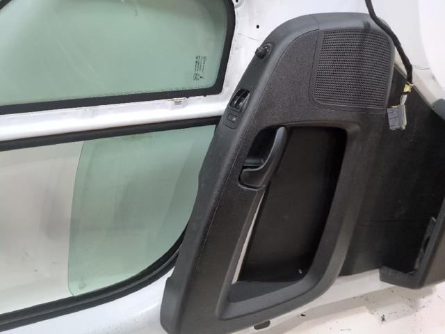 1682477580 PEUGEOT Puerta delantera izquierda  disponible Alicante