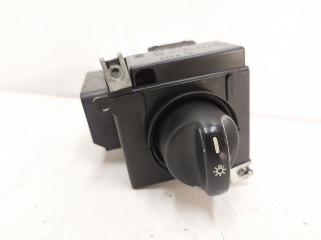1685450104 Interruptor de luces en el tablero  comprar en Reus