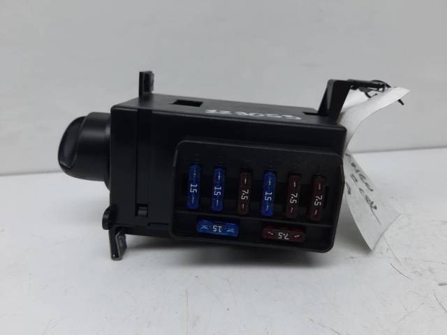 1685450104 Interruptor de luces en el tablero  disponible Málaga