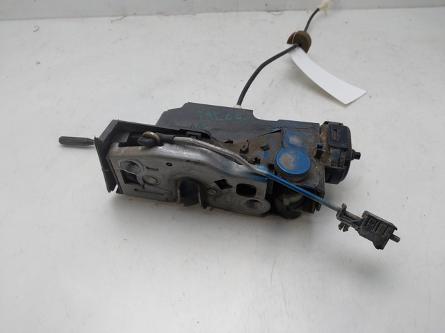 1687202235 MERCEDES Cerradura de puerta delantera derecha  en stock Gandía