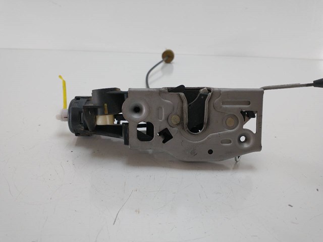 1687202235 MERCEDES Cerradura de puerta delantera derecha comprar Alcalá