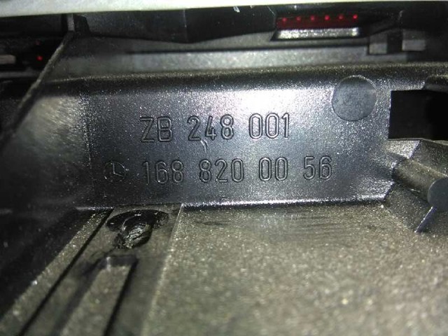 1688200056 Luz de freno trasera adicional  comprar en Zaragoza
