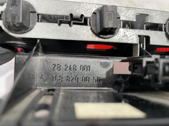 1688200056 MERCEDES Tercera luz de freno comprar Bilbao