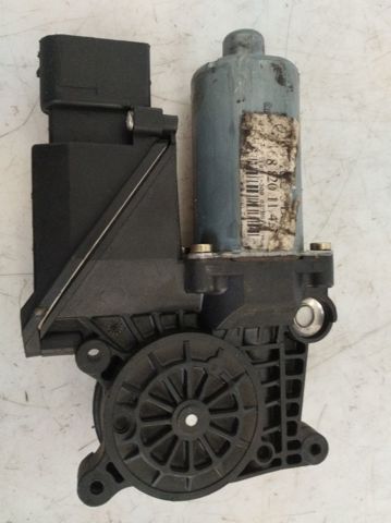 Motor eléctrico, elevalunas, puerta delantera izquierda 1688201142 Mercedes