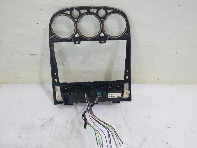 1688203610 MERCEDES Bloque de botones de la consola central  en stock Huelva