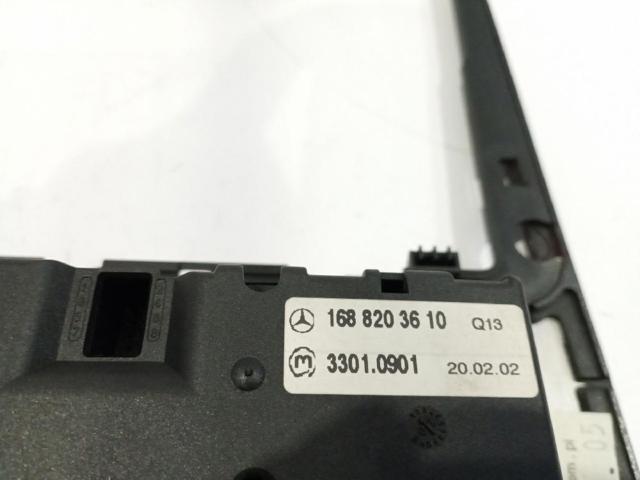 1688203610 MERCEDES Bloque de botones de la consola central  en stock Córdoba