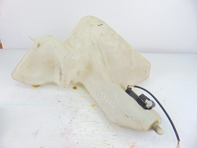 1688690220 Depósito de limpiaparabrisas  en stock Sabadell