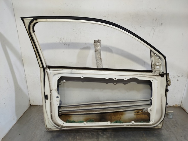 Comprar Puerta delantera izquierda Ford Fiesta a bajo precio