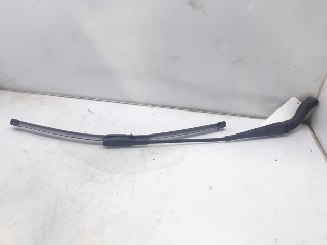 1698200244 Mercedes