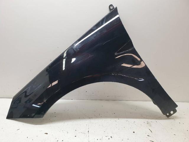 Comprar Aleta delantera izquierda B  W245