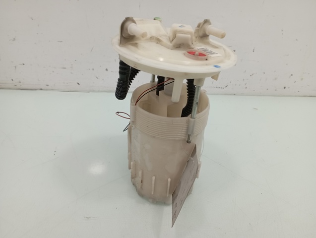 170110001R RENAULT Bomba de gasolina comprar Alcalá