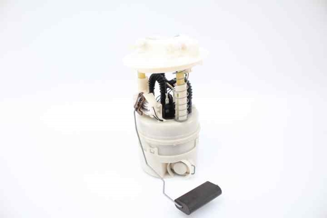 Bomba de combustible Clio IV hatchback (2012-2021) original desde 95,83 €
