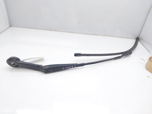 Comprar Brazo del limpiaparabrisas Ford Focus III CB8 a bajo precio