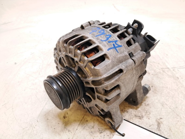 FORD 1704768 Alternador  en stock Salamanca
