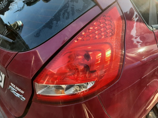 1709552 FORD Piloto trasero derecho  comprar en Lleida