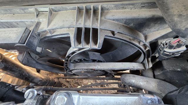 17113452509 BMW Difusor del radiador de refrigeración con motor y hélice  disponible Vigo