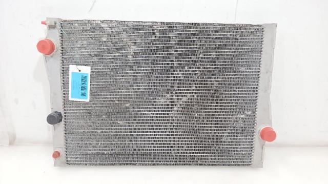 17117533472 Radiador de refrigeración del motor  disponible Utrera