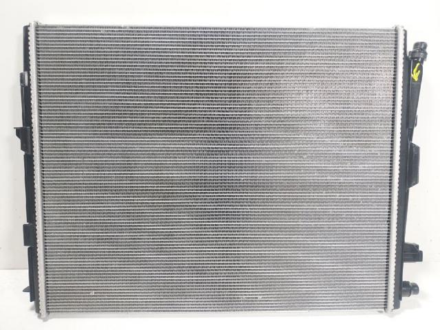 Radiador adicional de refrigeración del motor 17118666811 BMW