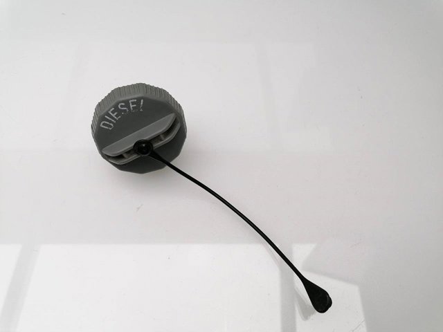 Comprar Tapón del depósito de combustible Mitsubishi L 200  KA, KB a bajo precio