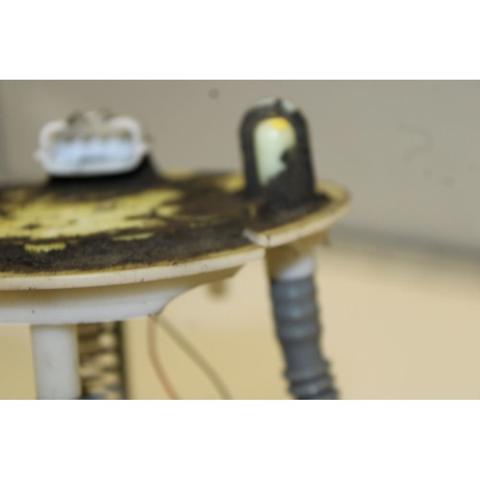 RENAULT 172025758R Bomba de gasolina comprar Pamplona