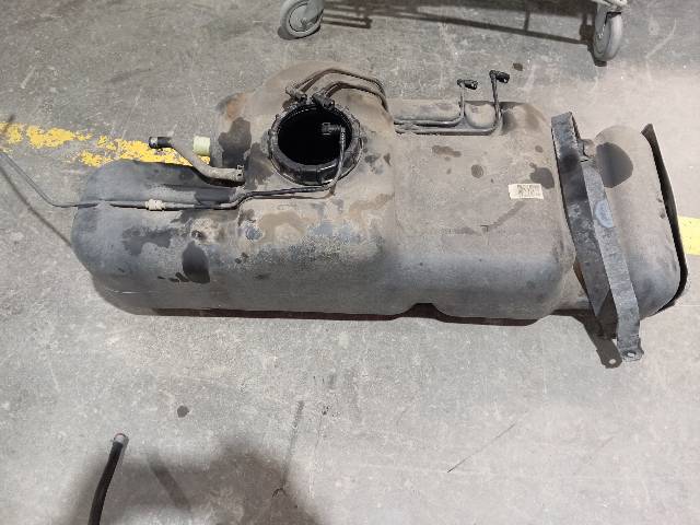 Depósito de combustible Nissan Navara D40