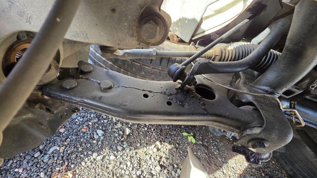 FORD 1723323 Brazo inferior derecho de la suspensión delantera  en stock Valencia