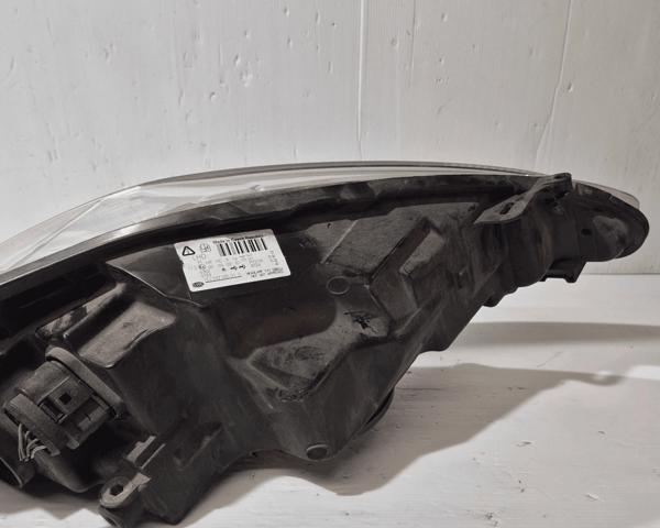 FORD 1734615 Faro derecho  en stock Terrassa