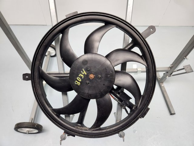 17422754854 BMW Difusor del radiador de refrigeración con motor y hélice  disponible Ourense