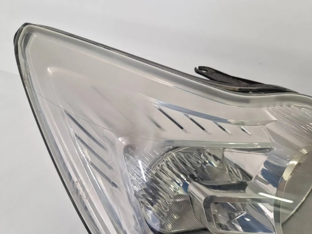 FORD 1744971 Faro derecho  disponible España