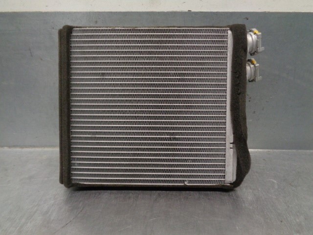 1751574 FORD Radiador calefacción  en stock Gandía