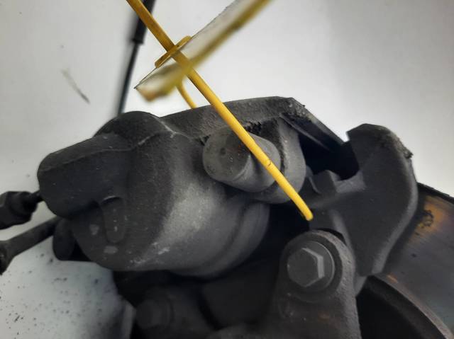 Pinza de freno, Eje delantero izquierda 1766840 FORD