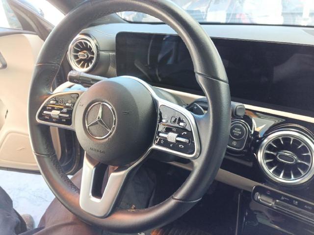 1774602700 Mercedes