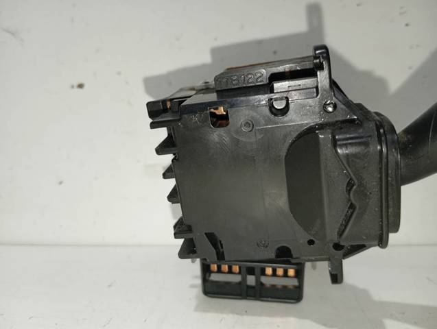 17B122 MAZDA Conmutador derecho de la columna de dirección  en stock Huelva
