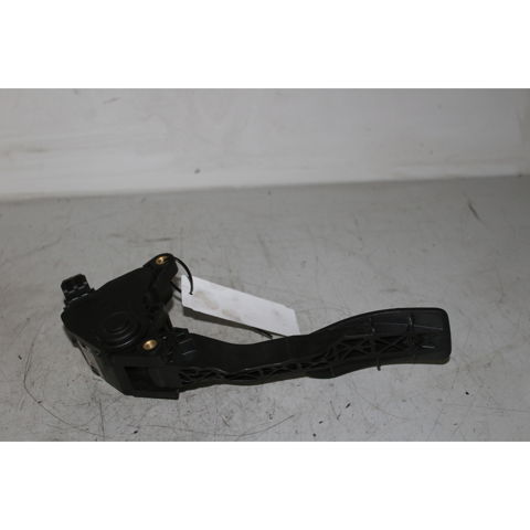 180021HM0A NISSAN Pedal del acelerador  comprar en Jaén