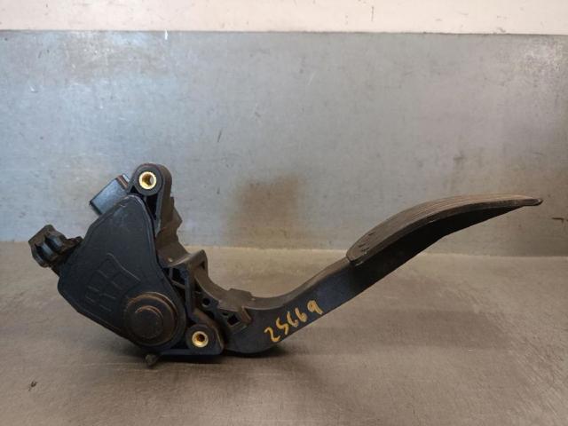 180021KM0B Pedal del acelerador  en stock Granada