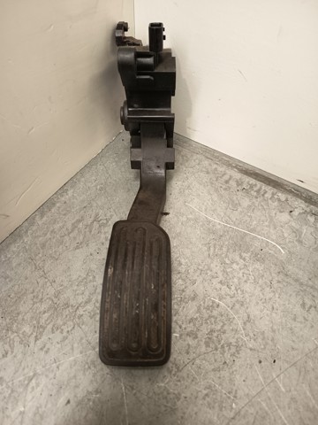 180021KM0B NISSAN Pedal del acelerador  comprar en Jaén