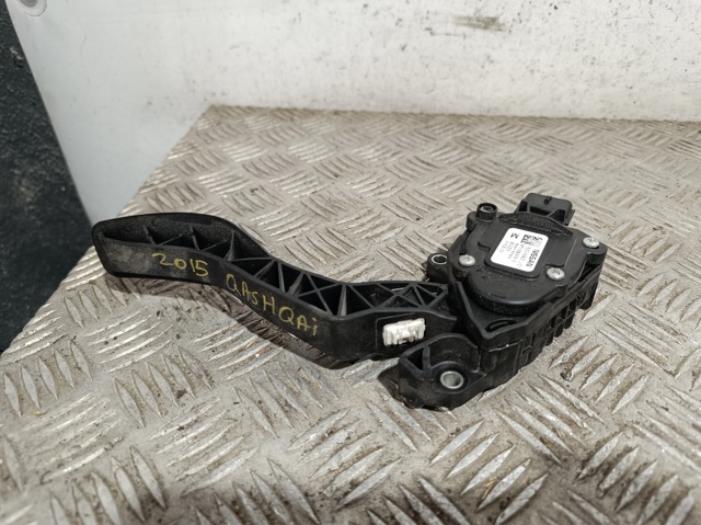 180024BA0B Pedal del acelerador  disponible Málaga