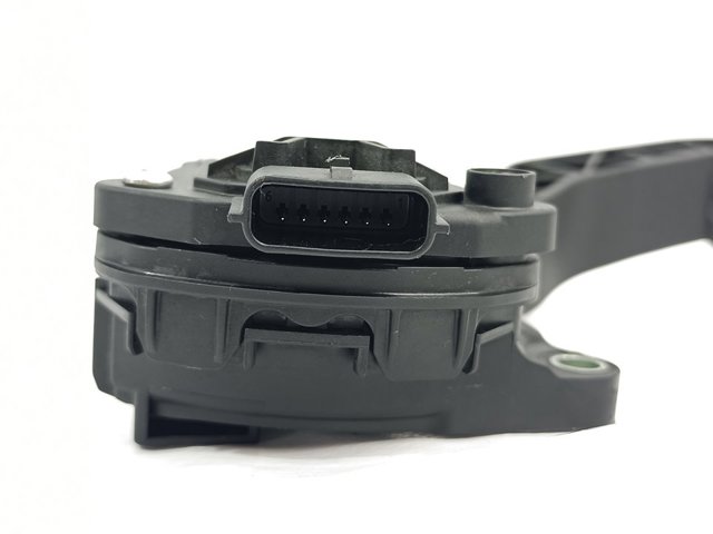 180024BA0B NISSAN Pedal del acelerador  disponible Vigo