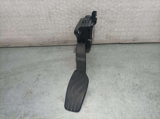 180024BA0B Pedal del acelerador  disponible Utrera