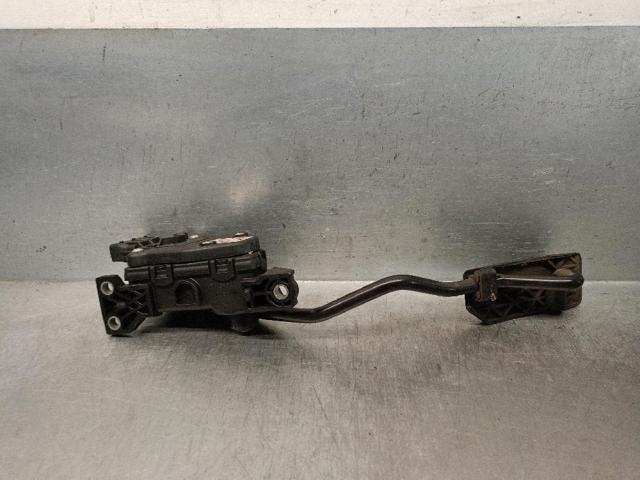 18002AU410 Pedal del acelerador  disponible Utrera