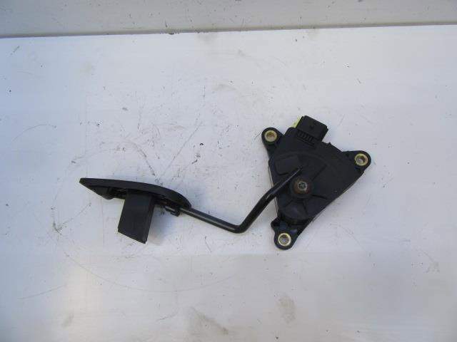 18002AX700 Pedal del acelerador  disponible Utrera