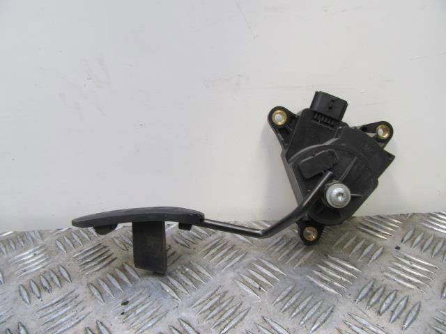 18002AX700 Nissan/Infiniti