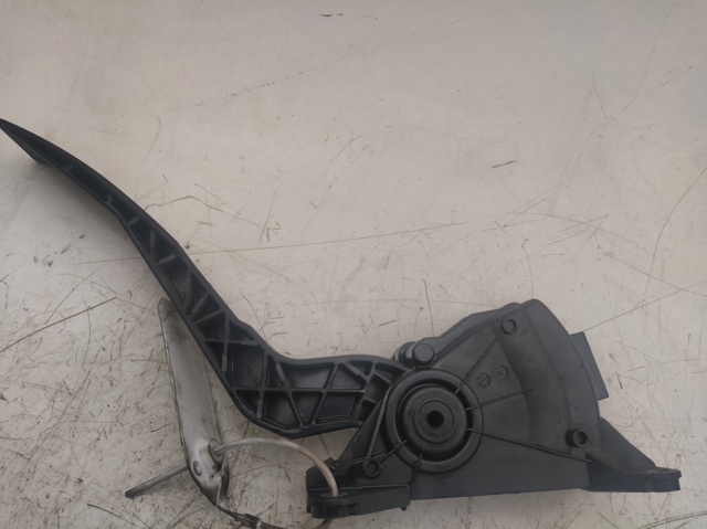 Pedal de acelerador Nissan Navara D40