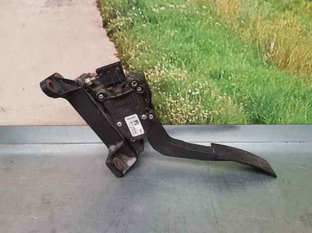 Pedal de acelerador Nissan Navara D40
