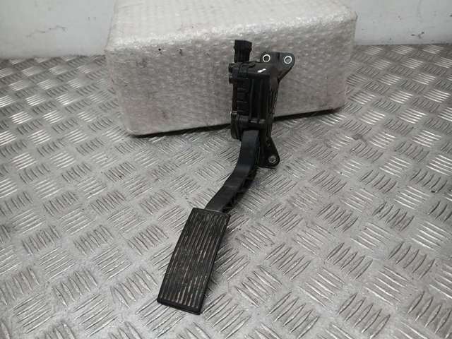 Pedal de acelerador Nissan Navara D40