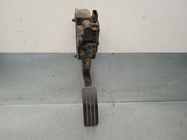 180050001R Pedal del acelerador  en stock Castellón